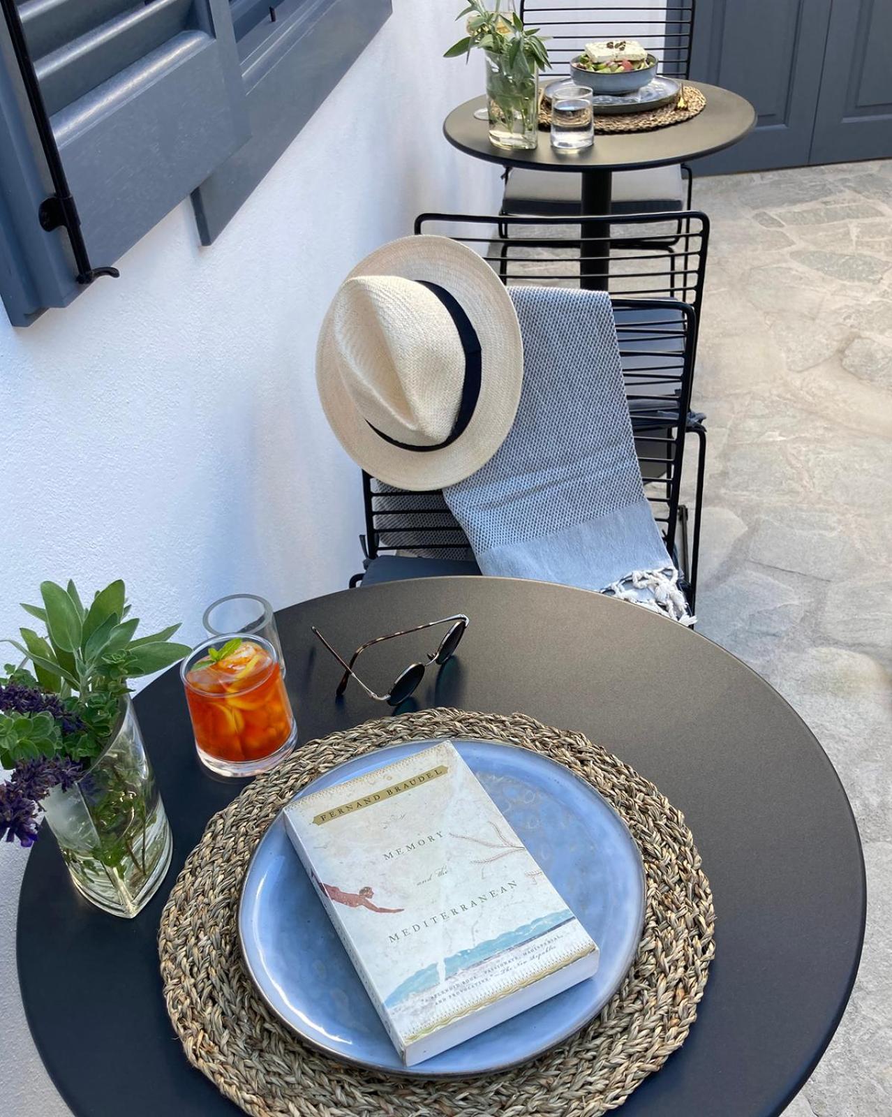 Arta Hydra Hotel Buitenkant foto