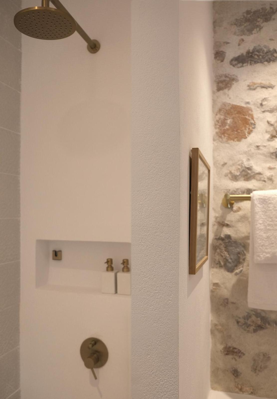 Arta Hydra Hotel Kamer foto